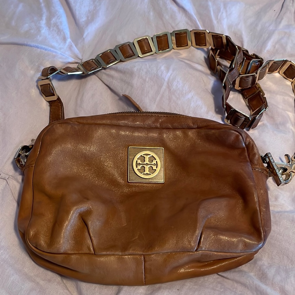 British tan Tory Burch bag with removable strap